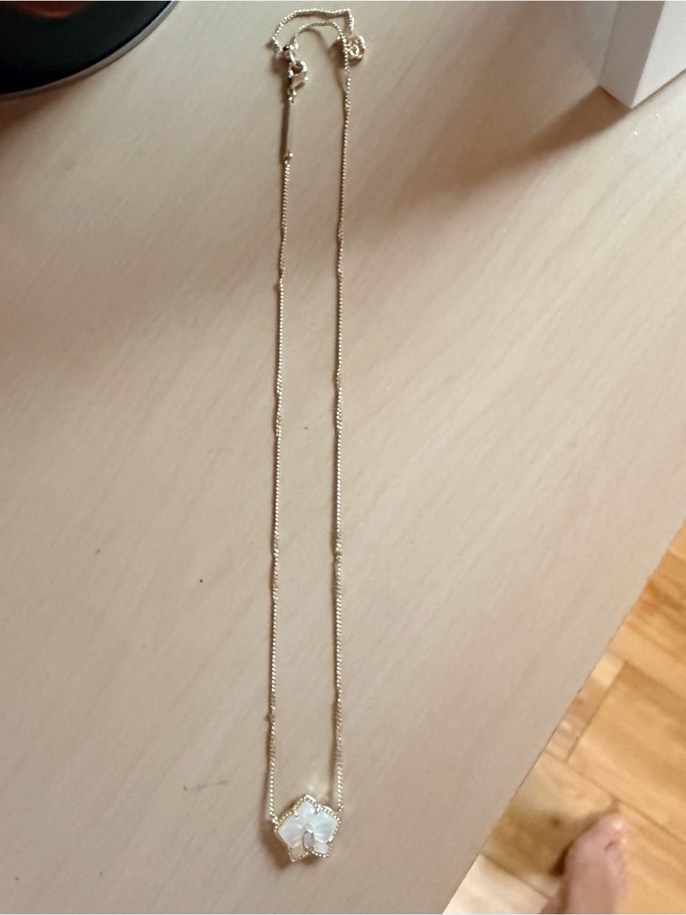 Kendra Scott Joelle orchid gold short pendant necklace